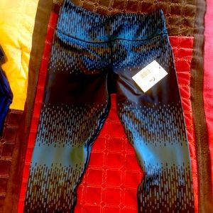 ZYIA active teal block light and tight. NWT